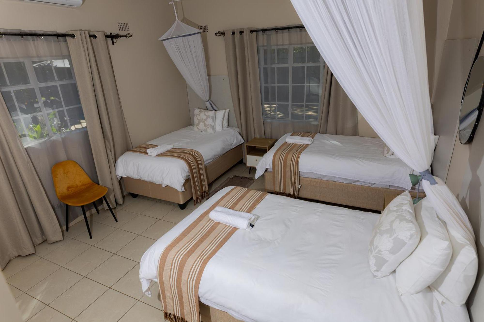 Hungwe House Villa Victoria Falls Exterior photo